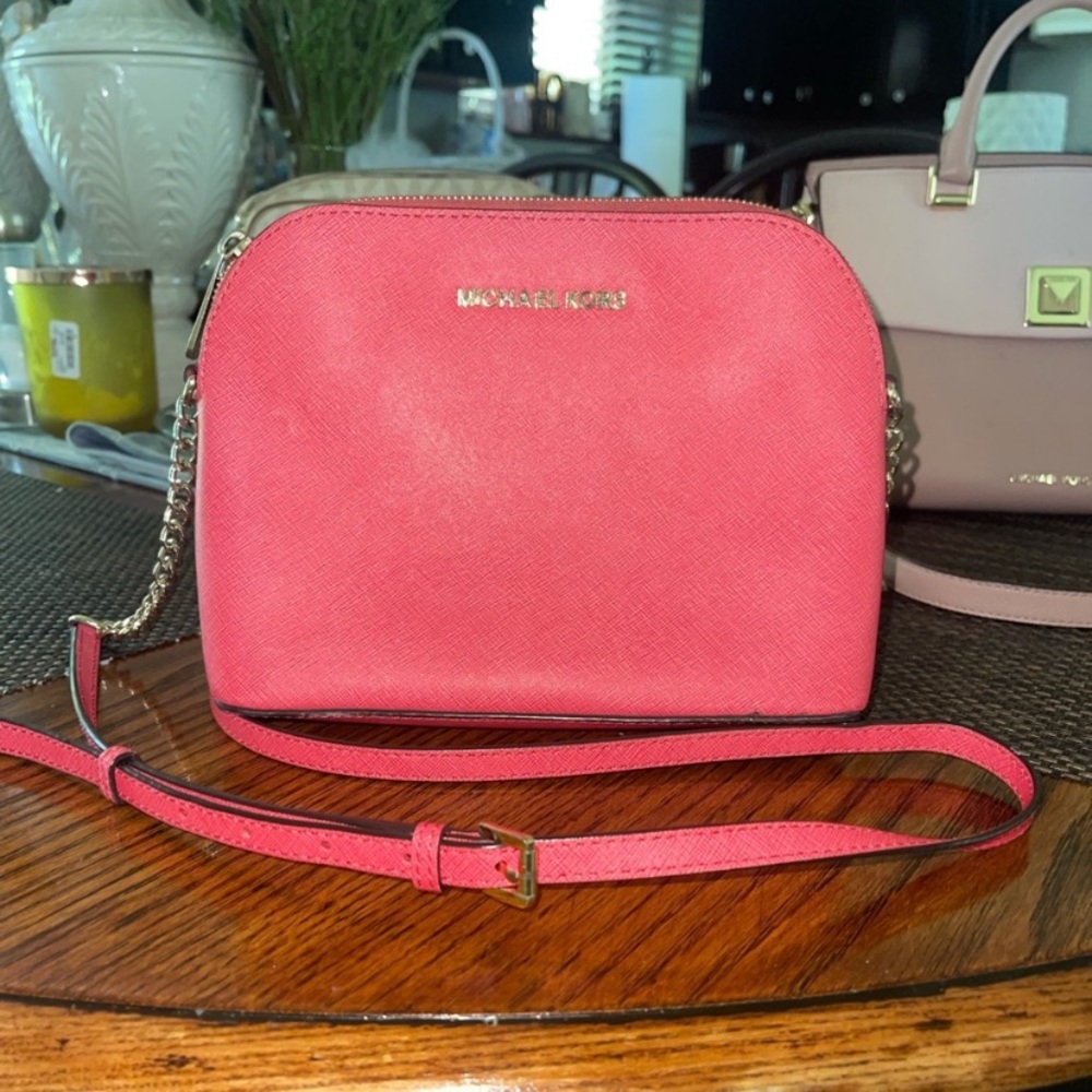 Micheal Kors purse